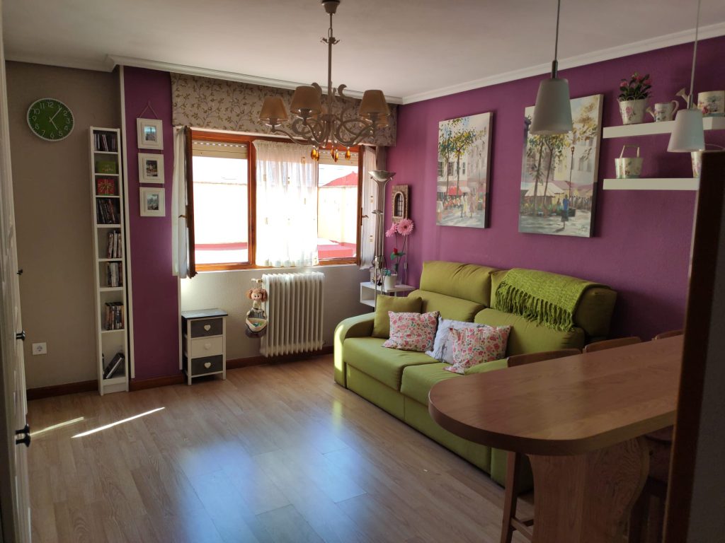 Salón piso en León, Calle Maestro Nicolás, 18. Zona Corte Inglés. En venta por IGD ROYAL HOME, Inmobiliaria en León