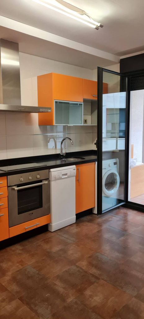Cocina piso en León, calle Reyes Leoneses, zona Eras de Renueva en venta IGD ROYAL HOME, Inmobiliaria en León