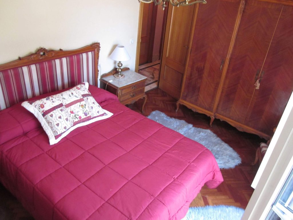 Dormitorio piso en León, Calle Máximo Cayón Waldaliso. En venta por IGD ROYAL HOME, Inmobiliaria en León