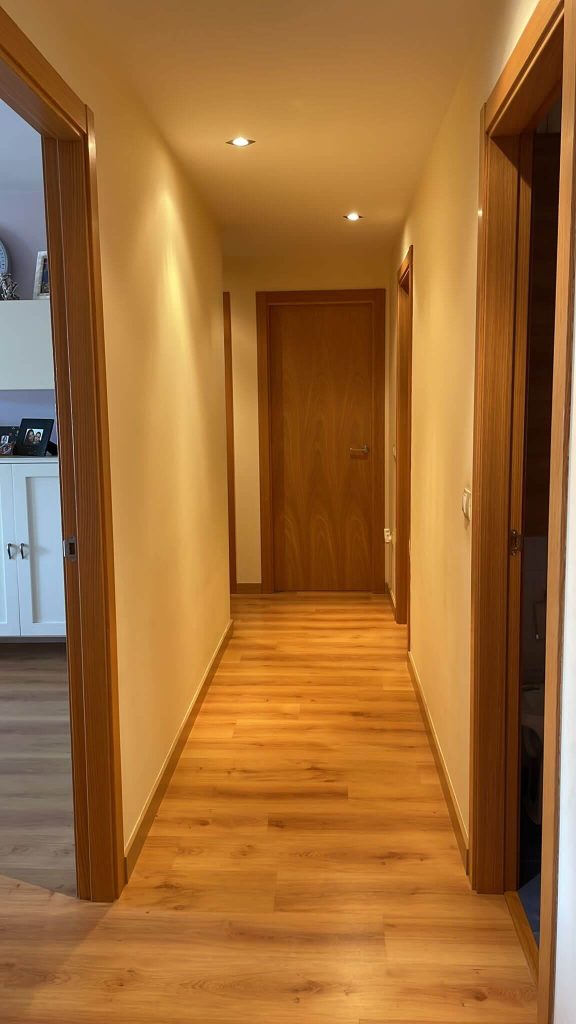 Pasillo Piso en León, Calle Voluntariado Proteccion Civil, Zona Puente Castro. En Venta por IGD Royal Home - Inmobiliaria En León