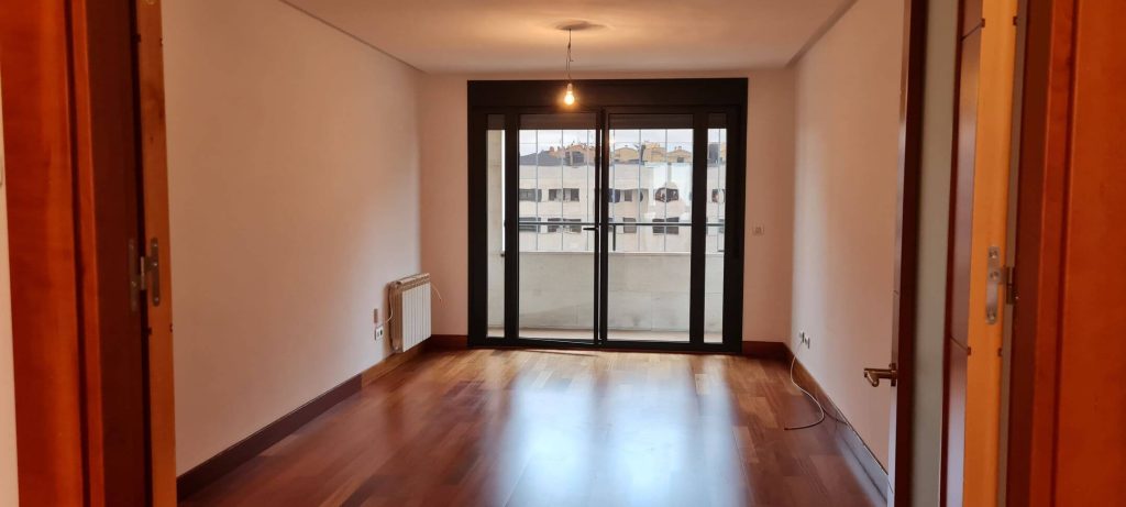 Salón de casa piso en León, calle Reyes Leoneses, zona Eras de Renueva en venta IGD ROYAL HOME, Inmobiliaria en León