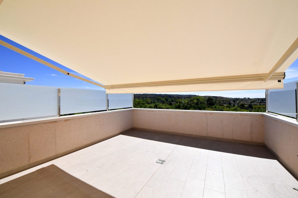 Terraza de apartamento en León, Calle Paseo de la Granja, 13, alquiler temporal por IGD Royal Home, inmobiliaria en León.