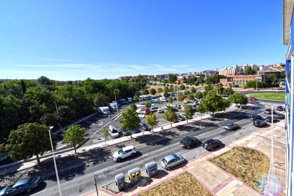 Terraza Piso En León , Paseo De La Granja 11 13 Zona La Granja, en venta por IGD ROYAL HOME, Inmobiliaria en León