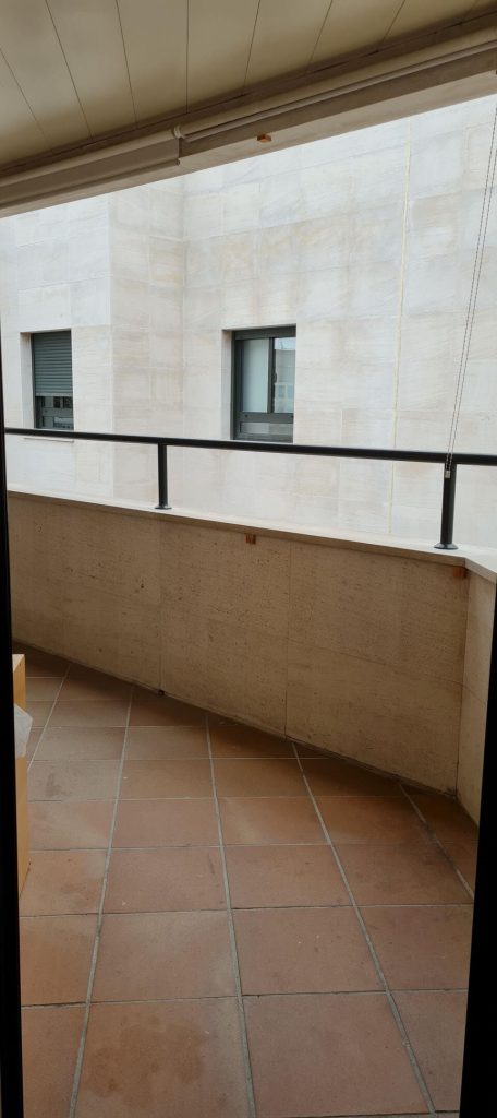 Terraza piso en León, calle Reyes Leoneses, zona Eras de Renueva en venta IGD ROYAL HOME, Inmobiliaria en León
